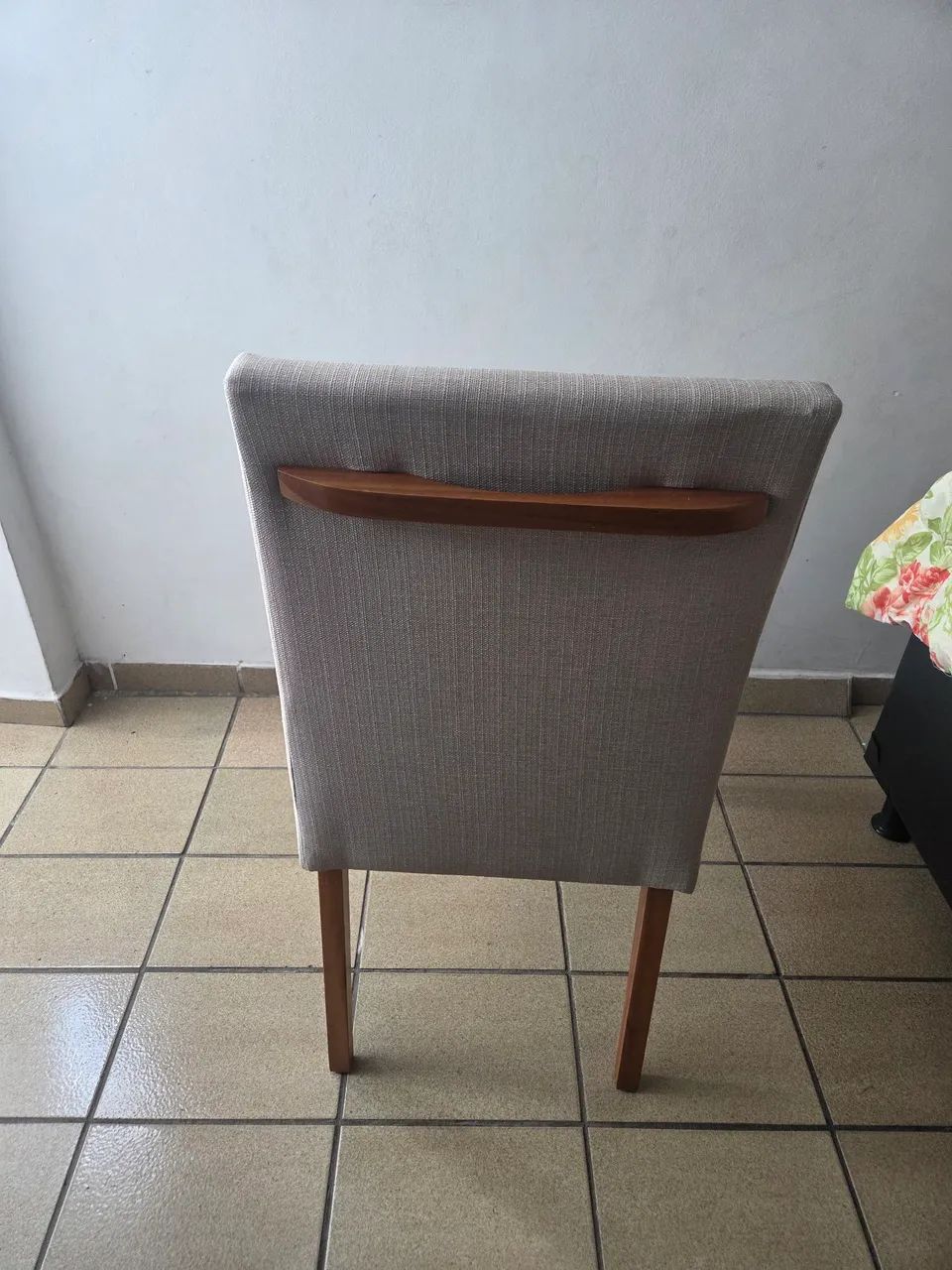 Vendo Jogo 4 cadeira  - Foto 4