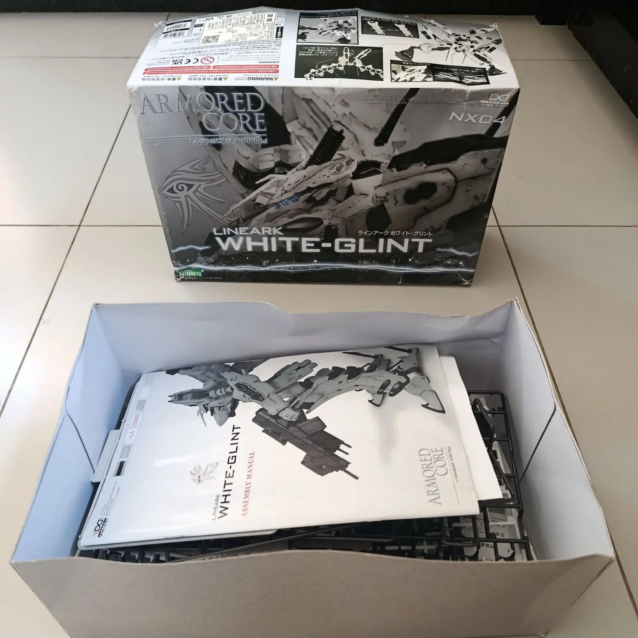 Lineark White Glint 1/72 NX04 Montado. Manual, Caixa e Runners Ok - Foto 2