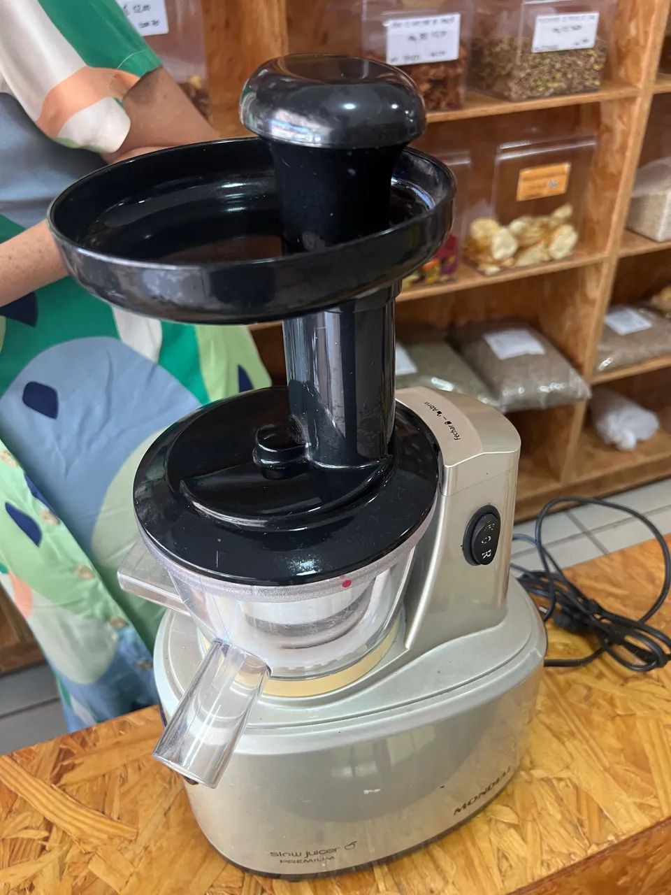 Centrífuga de Alimentos Mondial Cozinha - Slow Juicer 250W 1 - Foto 3