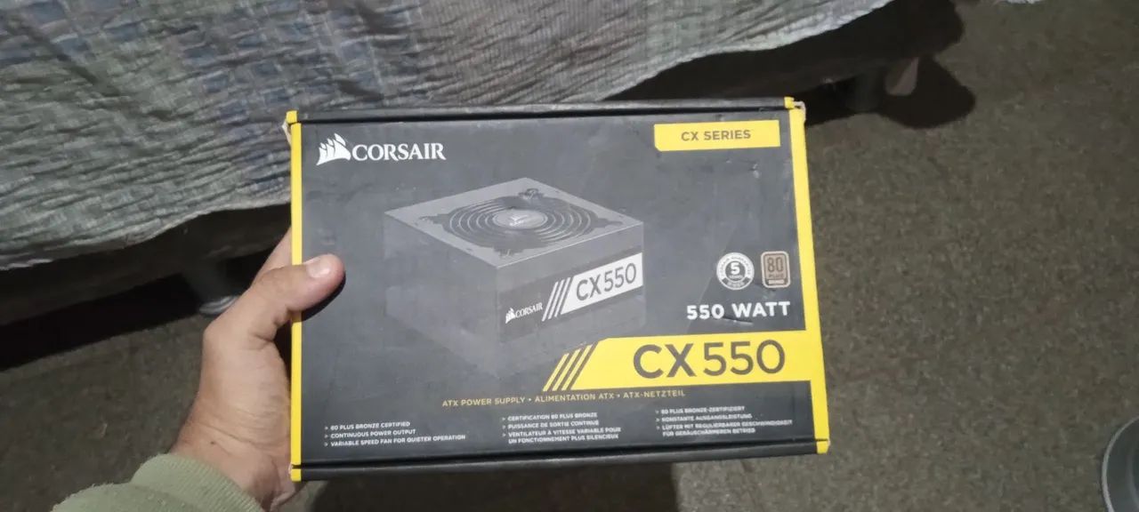 Fonte Corsair 550W 80 Plus Bronze<br>false<br> - Foto 4