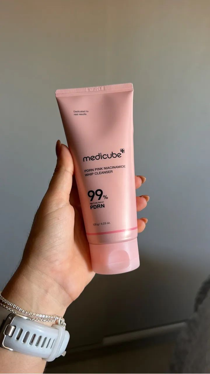 MEDICUBE PDRN NIACINAMIDE WHIP CLEANSER
