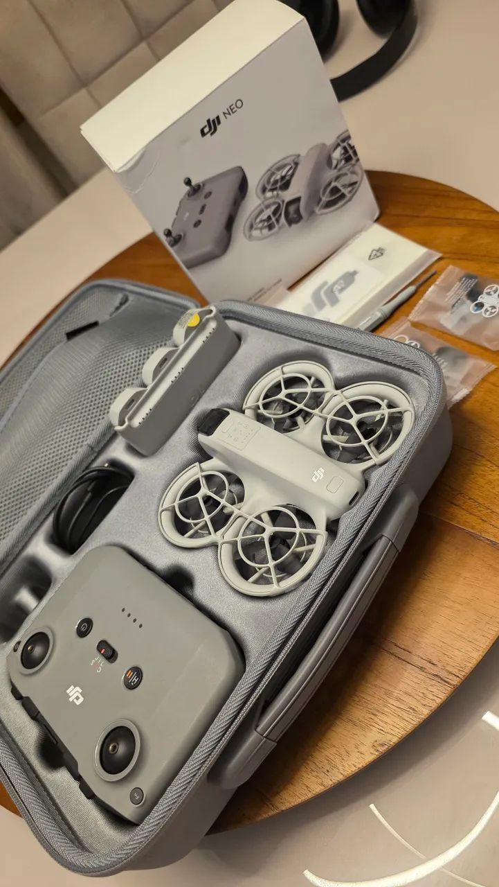 DJI Neo Fly More Combo + Controle + 3 Baterias + Case - Impecável - Foto 2