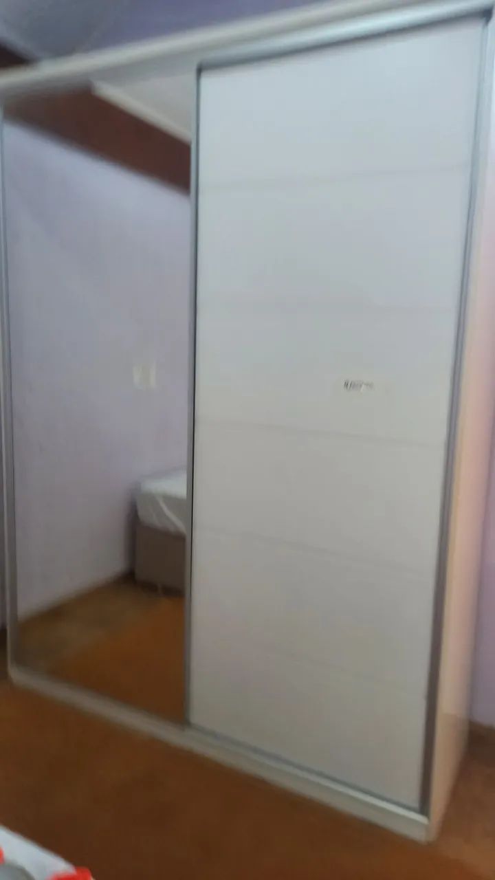 Guarda-roupas com porta de espelho - Foto 4