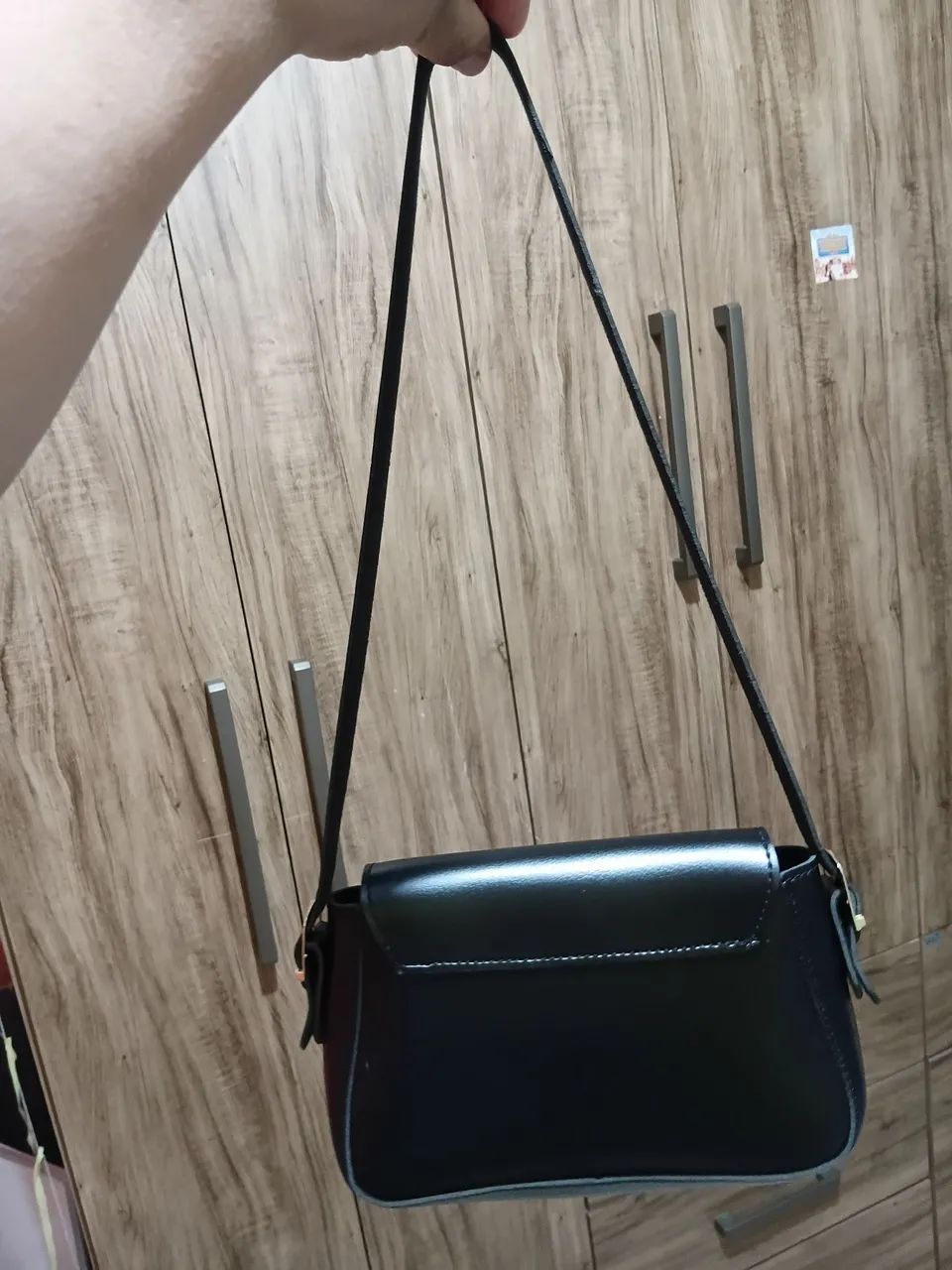 Vendo essa bolsa transversal nunca usada comprei e não gostei  - Foto 2
