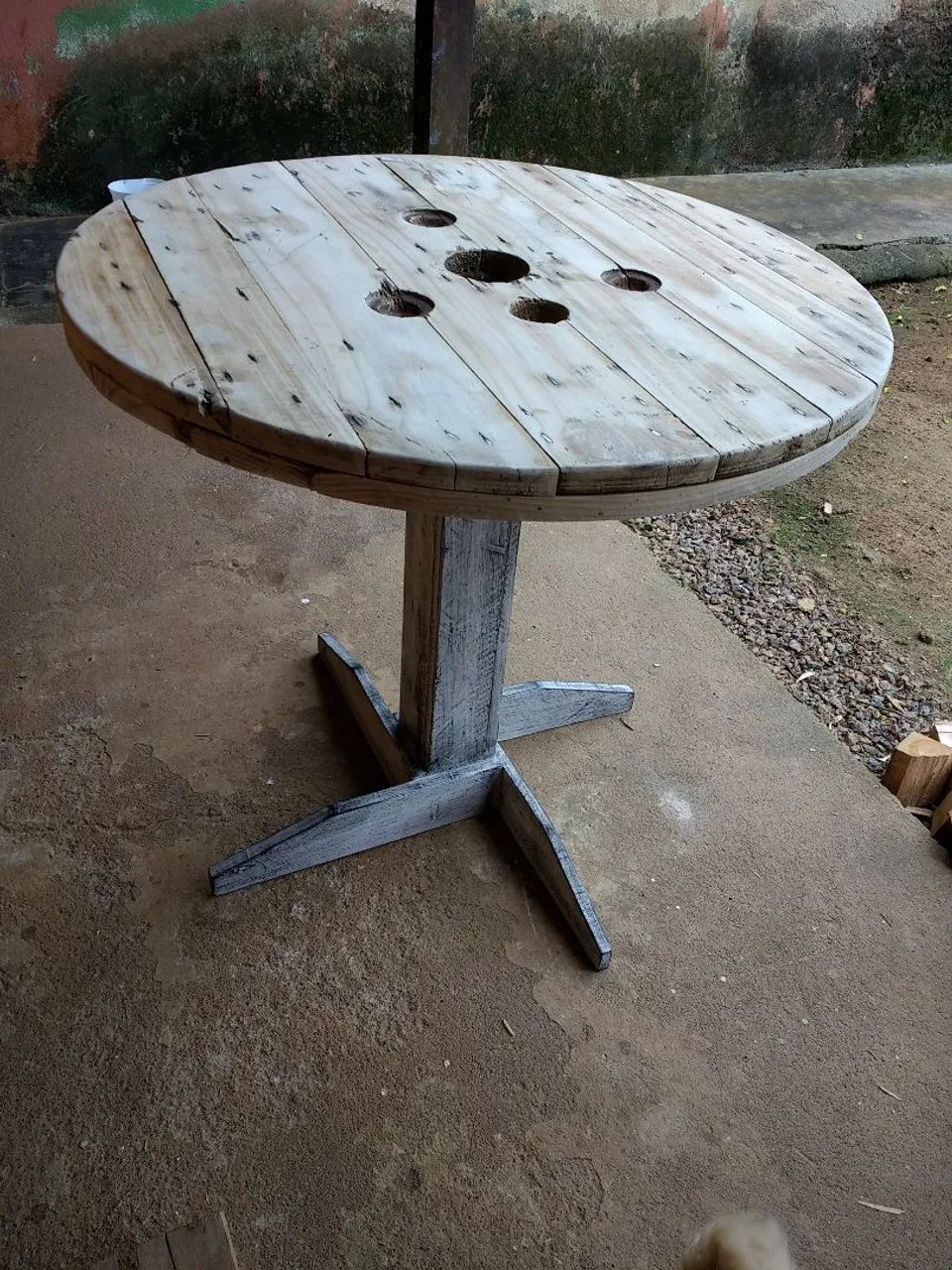 Mesa de palete rústica artesanal  - Foto 4