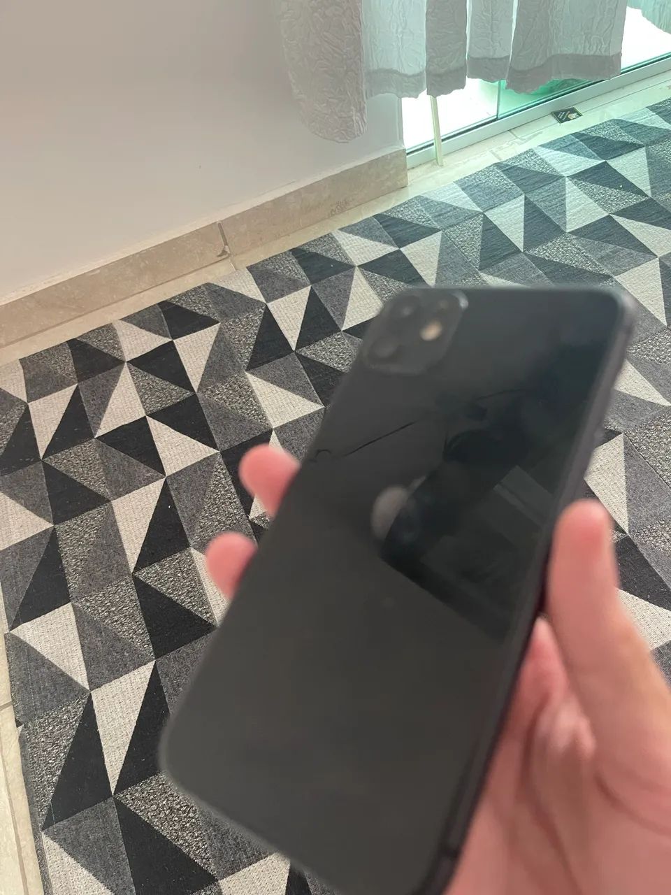 iPhone 11 semi novo 128gb  - Foto 2