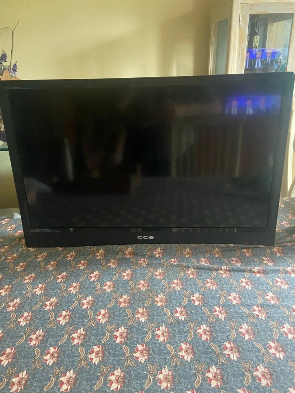 TV Led CCE 28 polegadas + conversor digital  - Foto 4