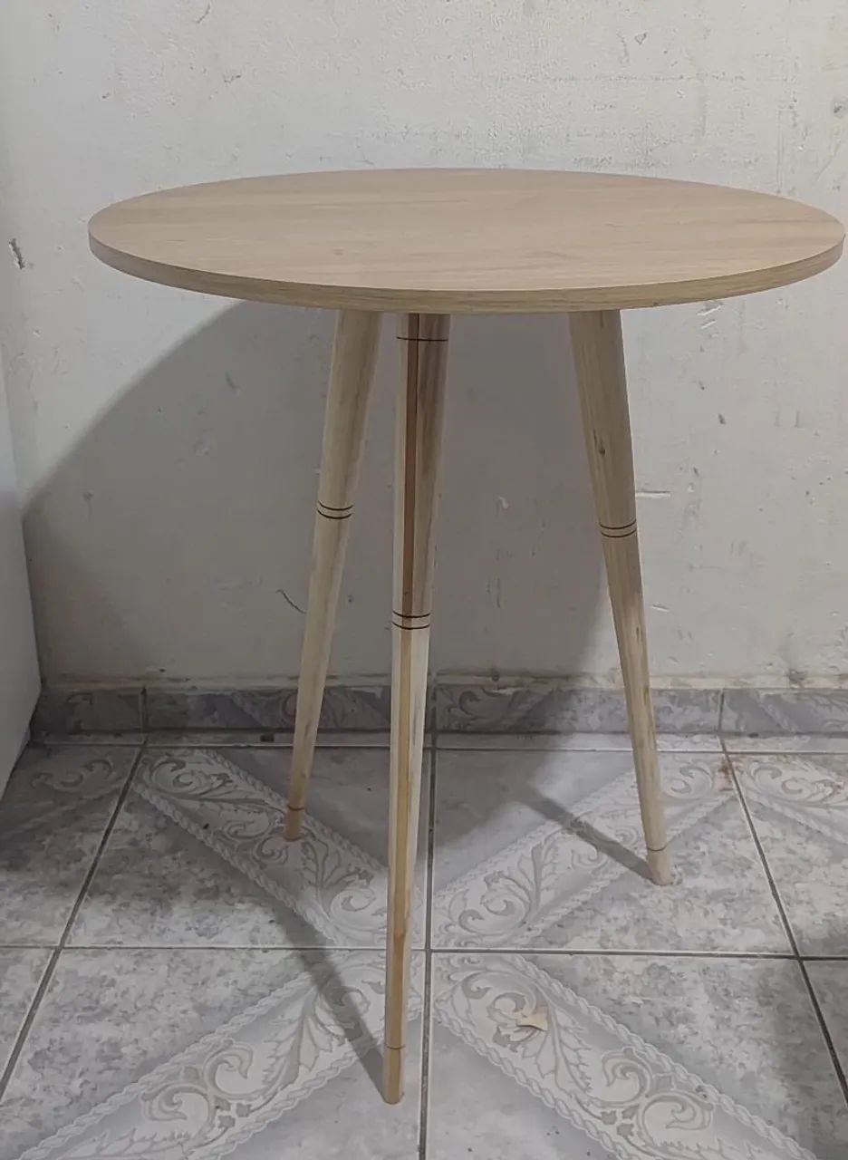 Vendo Mesa rodanda de madeira