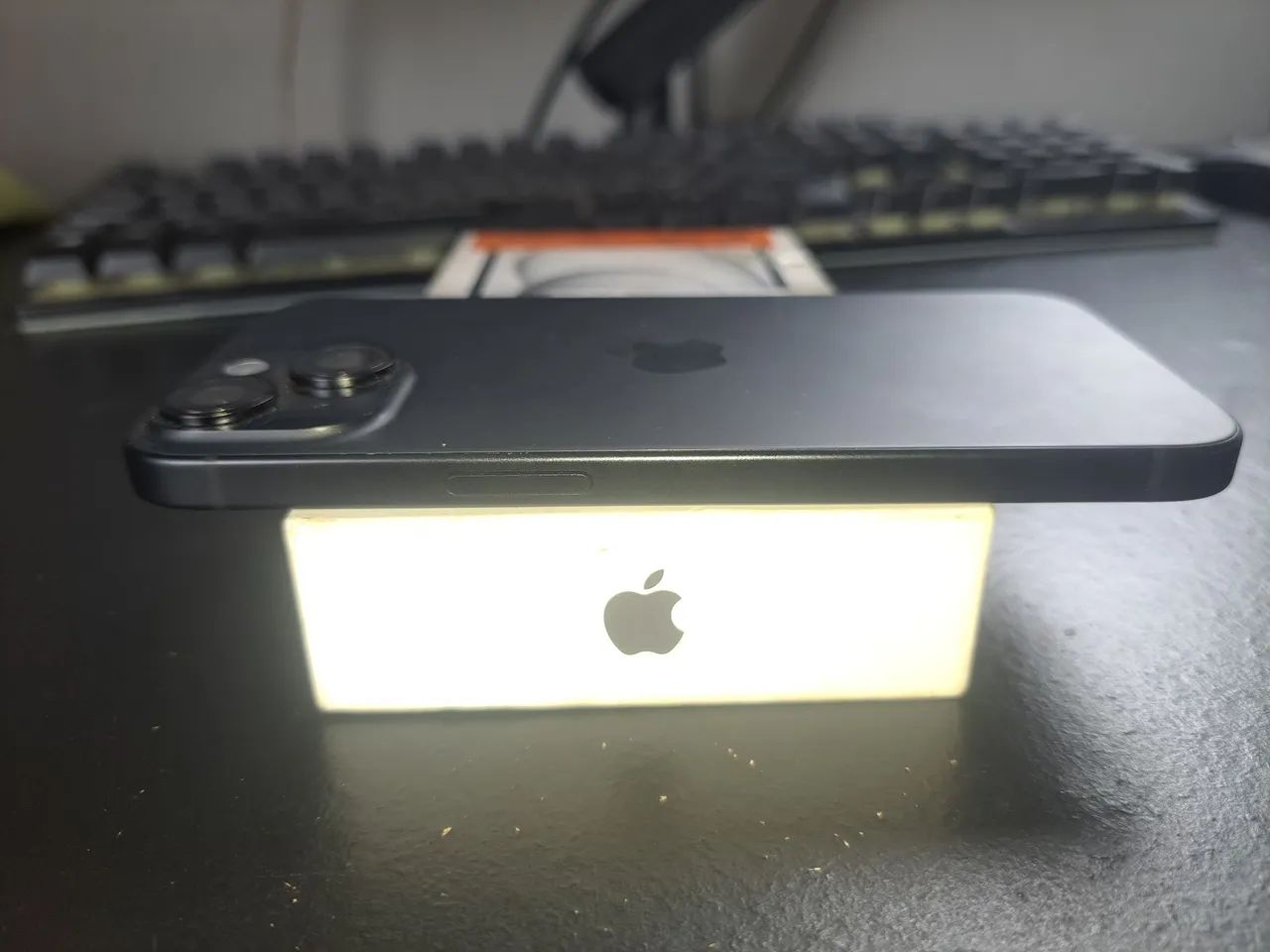 Carcaça iphone 15 para retirada de peças  - Foto 3