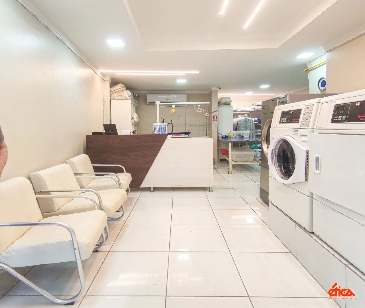 Loja comercial no Umarizal | med 77,00m² | Sala + Copa + Área Externa | - Cod. 105485 - Foto 4