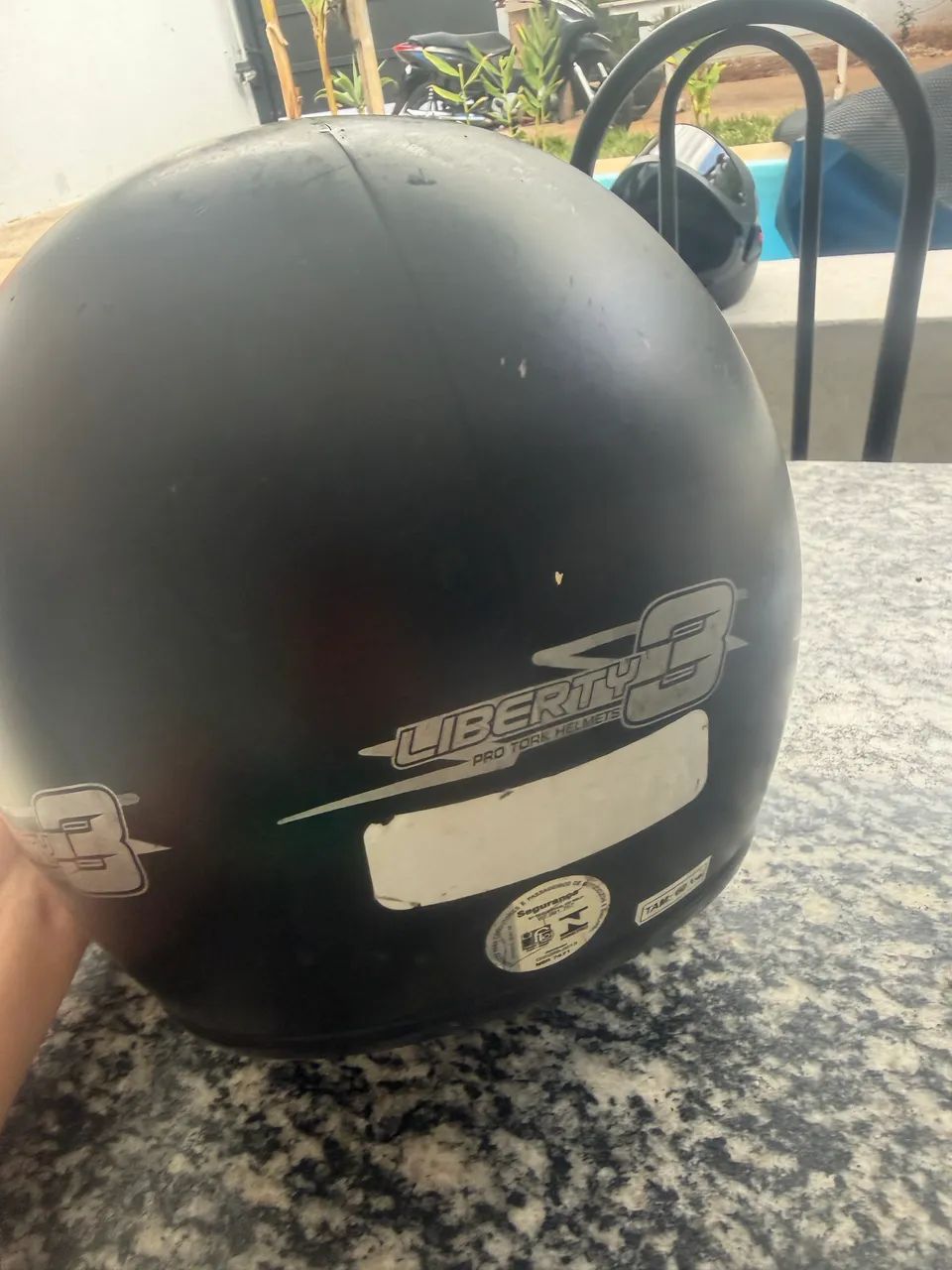 Capacete aberto