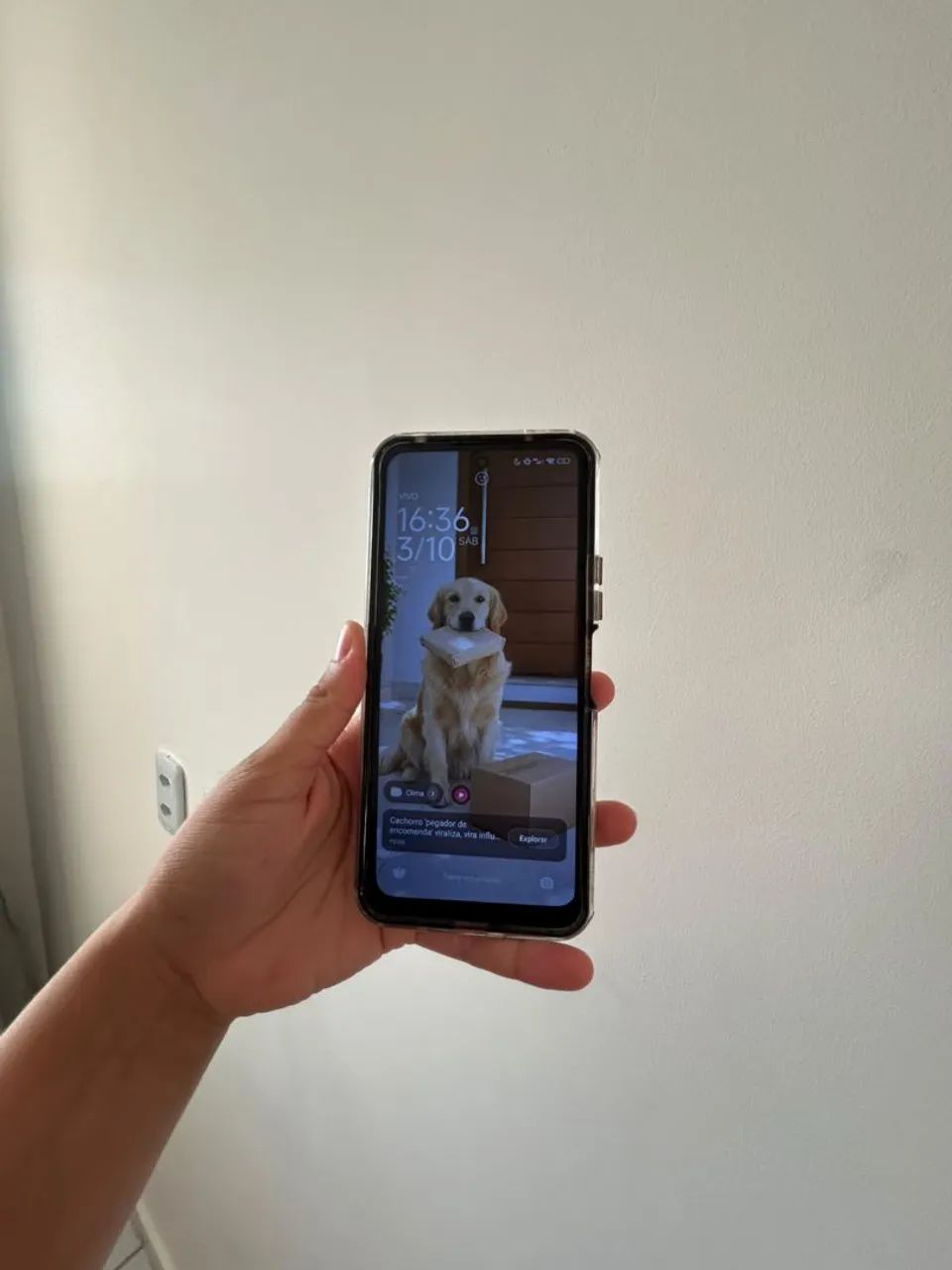 Vendo celular redmi 13 semi novo, vai na caixa e com a nota da compra - Foto 2