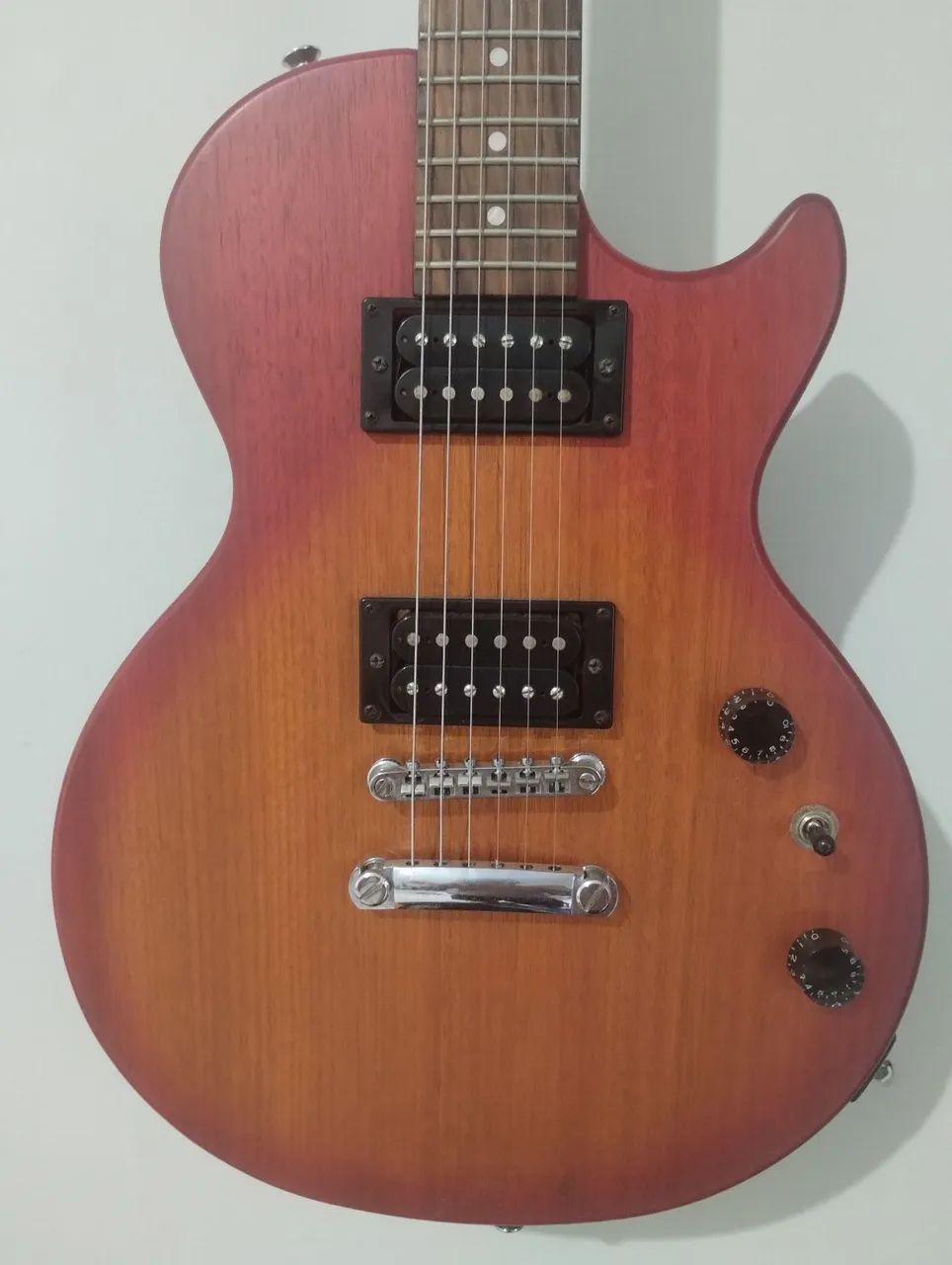 Guitarra epiphone less paul  - Foto 2