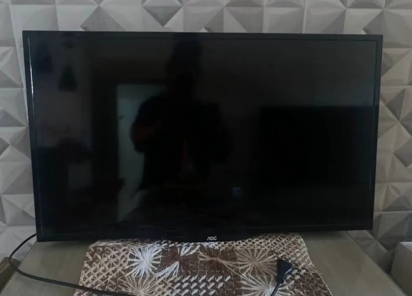 Tv AOC 32" não é smart polegadas, valor 450 R$