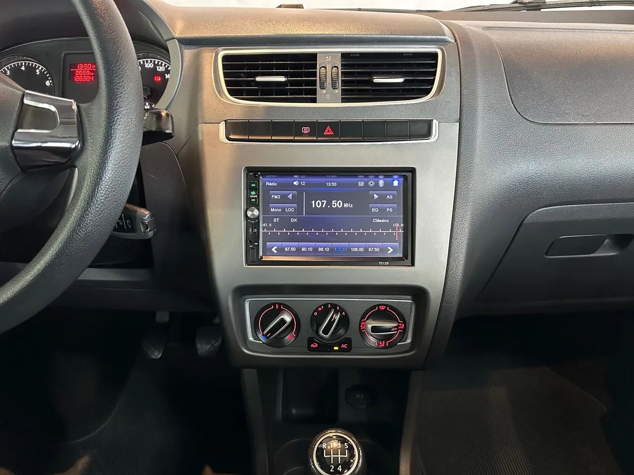 Volkswagen Fox 1.0 MI Total Flex 8V 3P 2014 - Foto 11