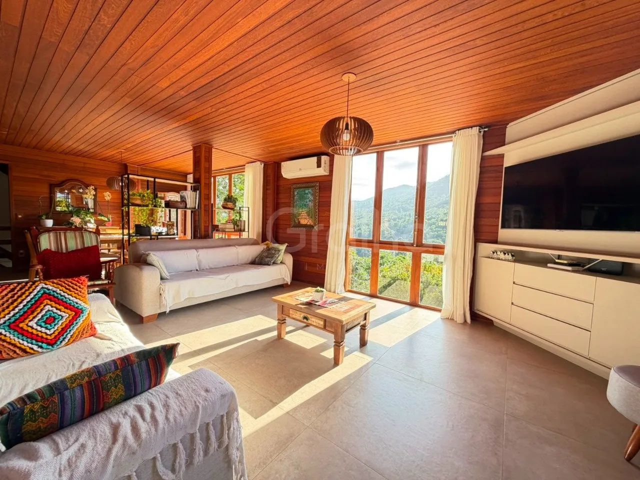 Casa Residencial em Condomínio com 360 m² com 2 suítes no Itacorubi - Foto 2