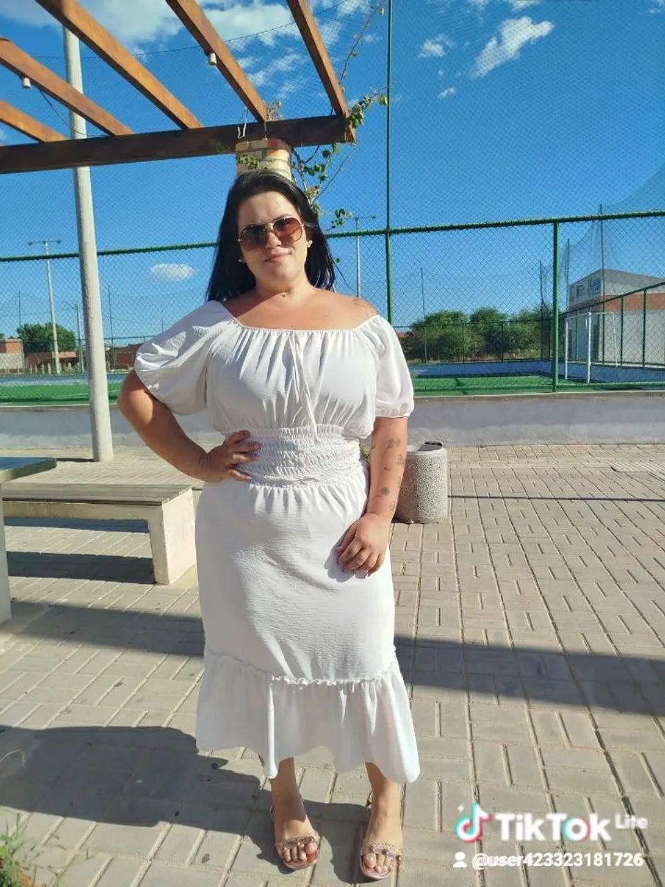 Vestido com detalhes   - Foto 3