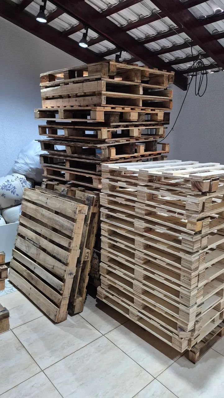Pallets seminovos medidas a partir de 1.10mt por 1mt, entregamos. 