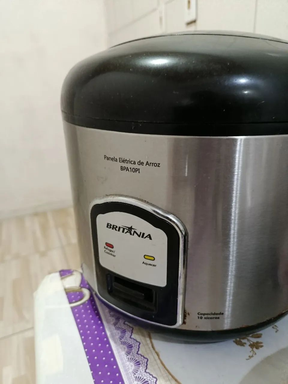 Panela de arroz Britânia 10 xícara, semi nova 71 9  *