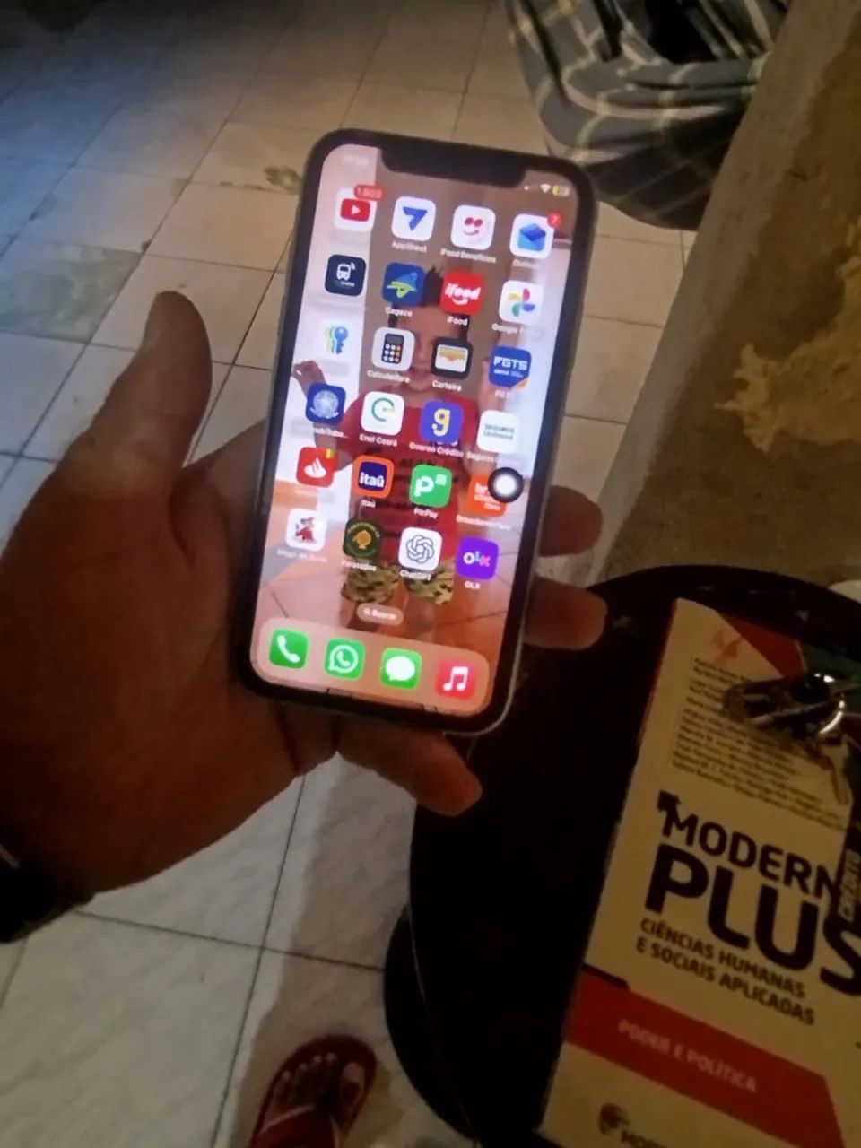 iPhone XR branco de 64 gigas - Foto 2