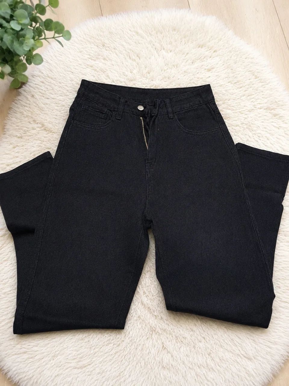Calça mom jeans preta