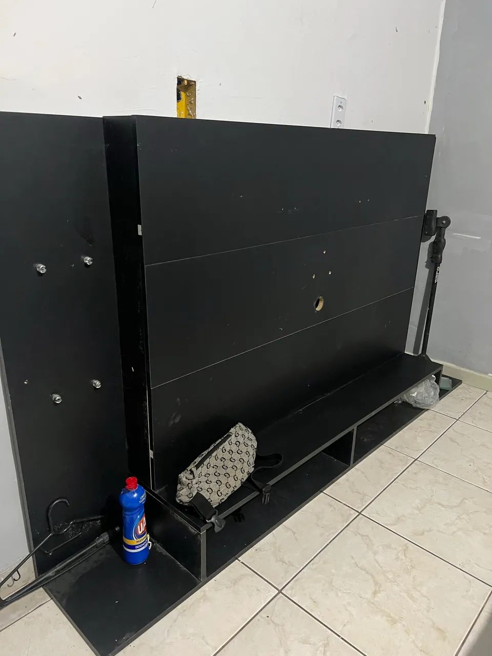 Painel de TV, com suporte de vidro 
