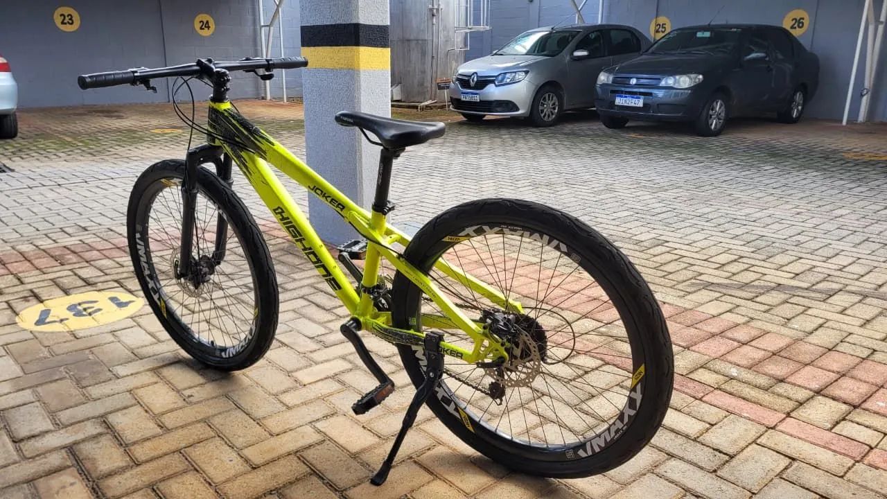 Bicicleta semi nova