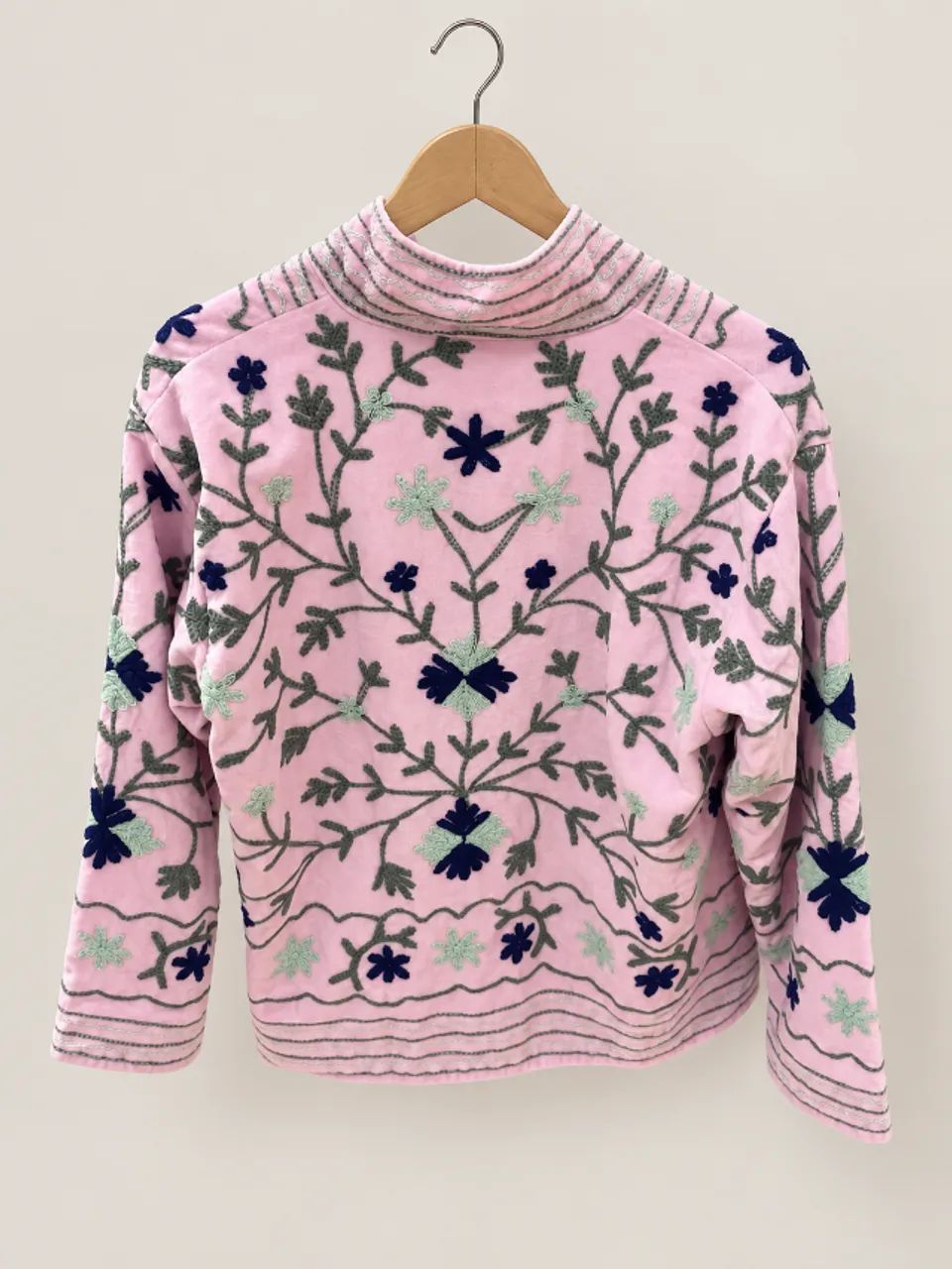 Jaqueta bordada, boho chic. 100% algodão. Nova  
