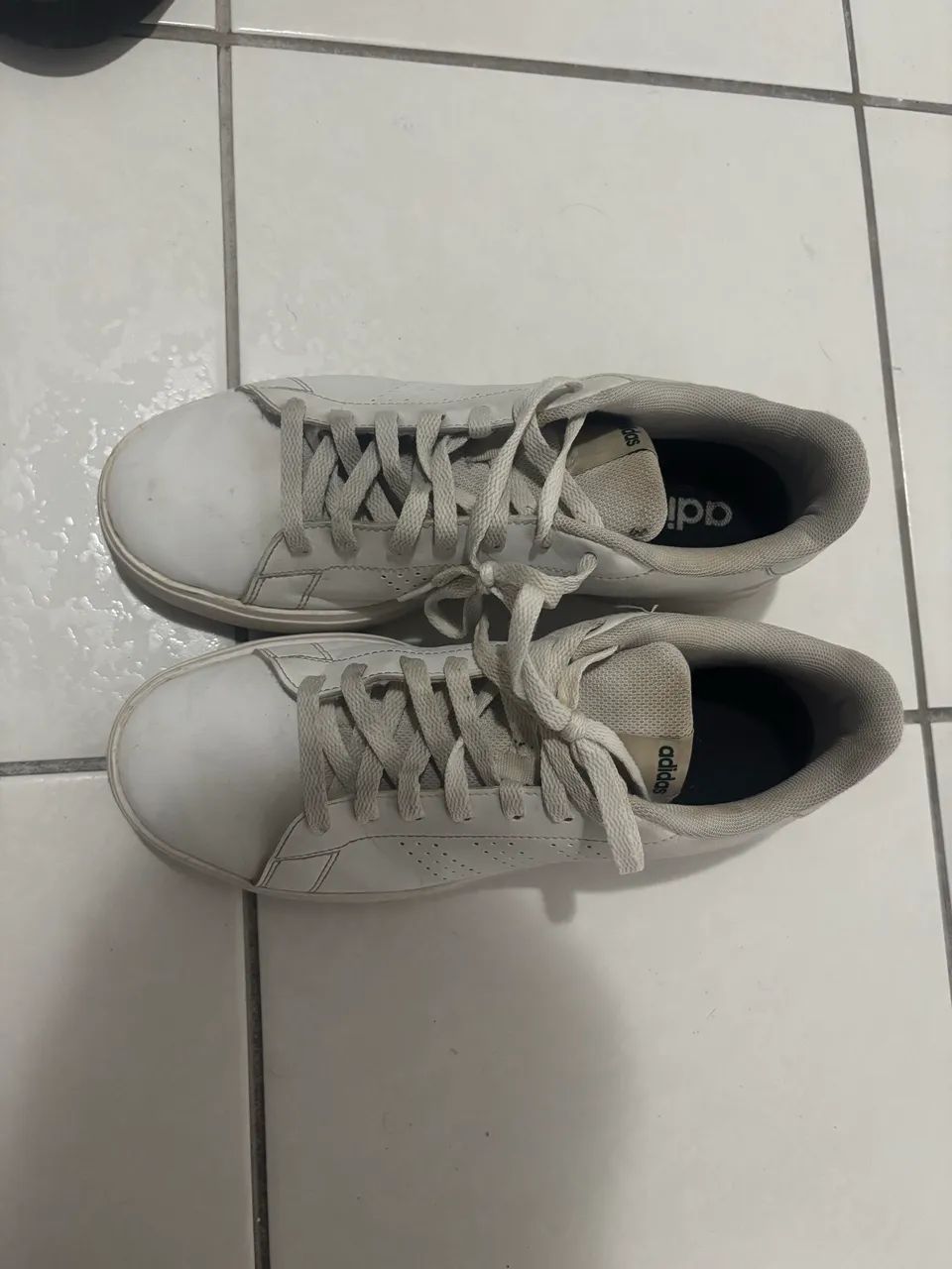 Tênis branco Adidas 