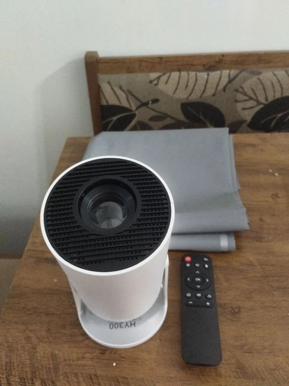 Mini projetor Hy300,HDk4wifi bluetooth.LEV - Foto 2