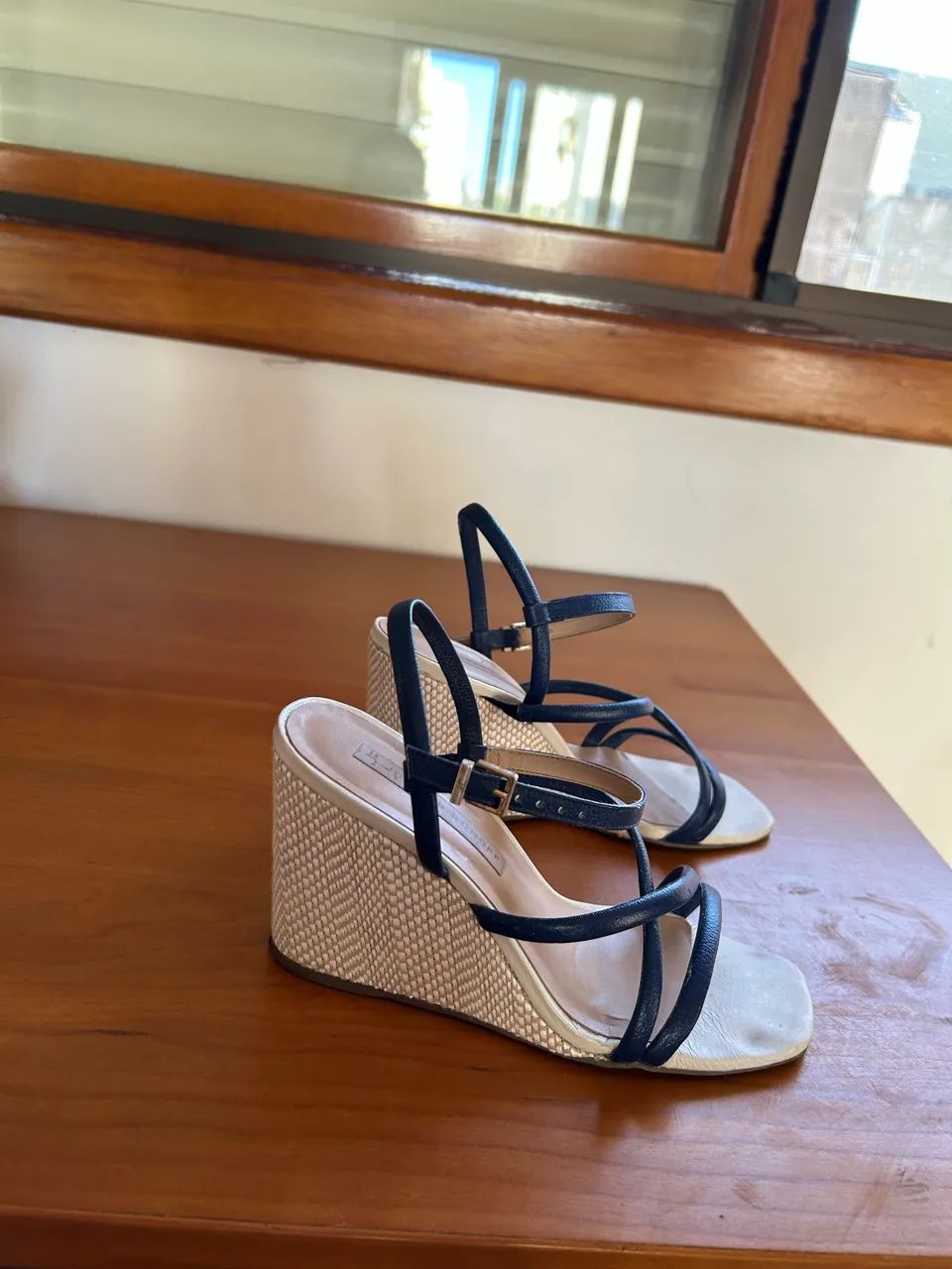 Vendo sandália Anabela da Jorge bischoff, número:34 - Foto 2