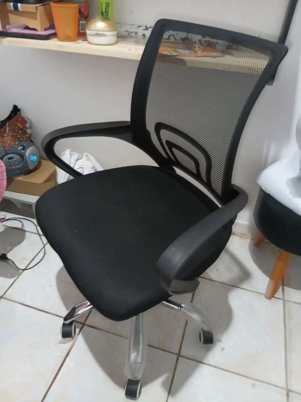 Cadeira de escritório nova 