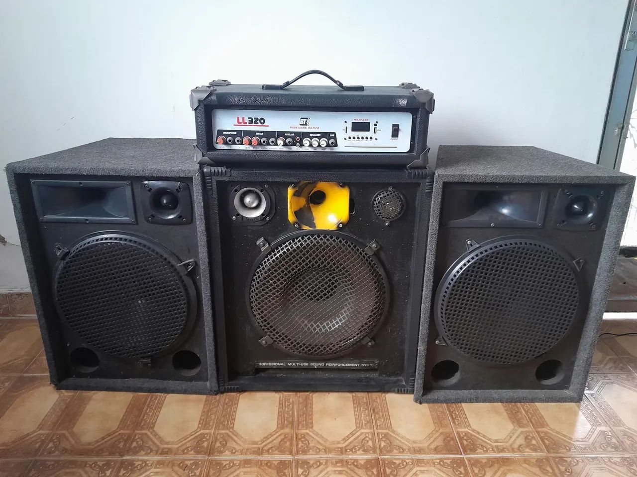 Vendo caixa de som e cabeçote 