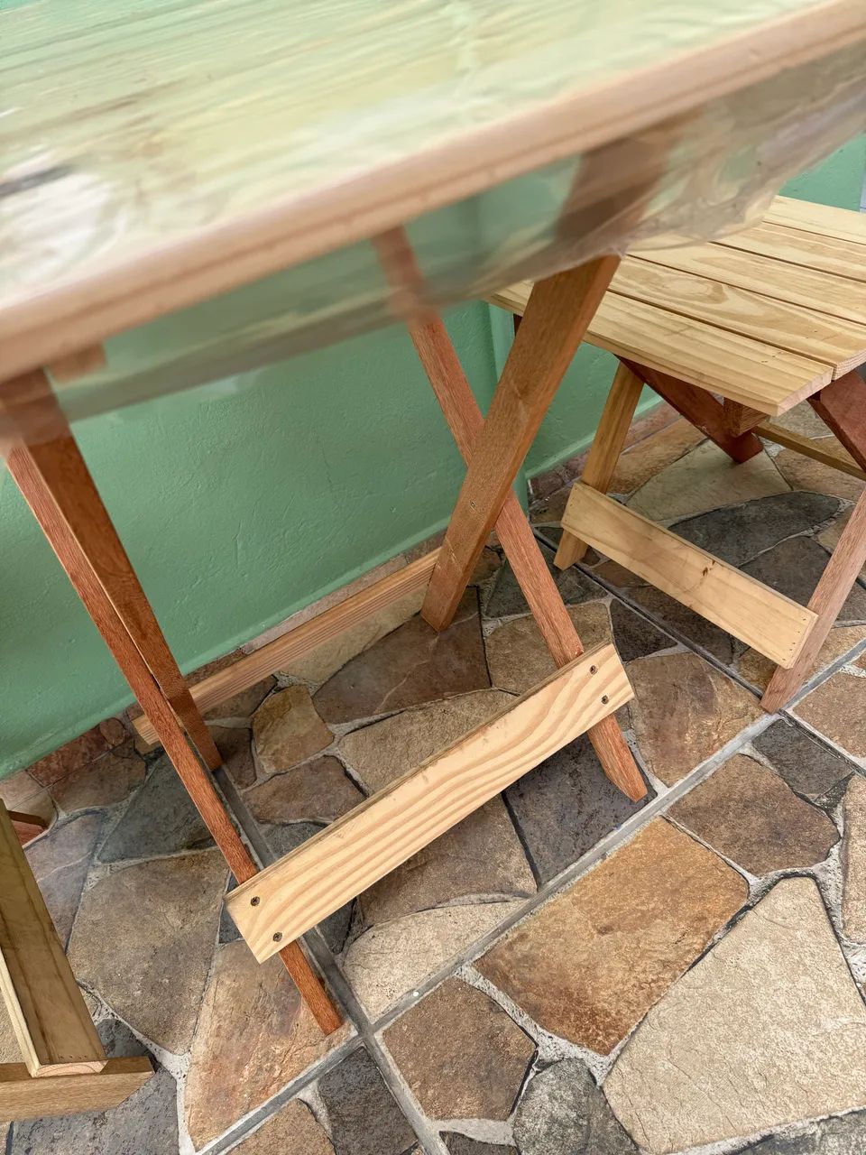 Conjunto de Mesa de Madeira + 2 Cadeiras - Foto 3