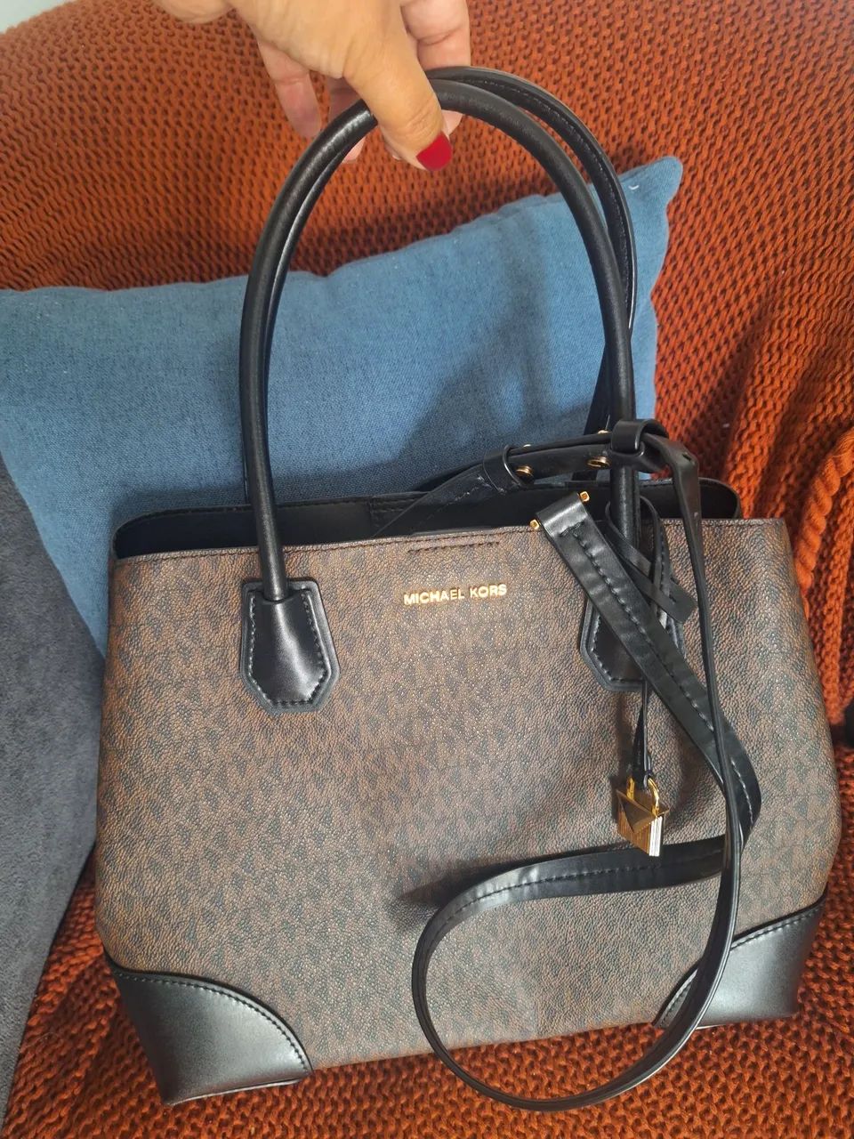 Bolsa Michael Kors original monograma marrom e preta - Foto 2