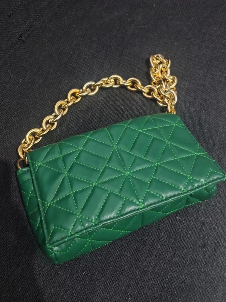 Bolsas e sandália 