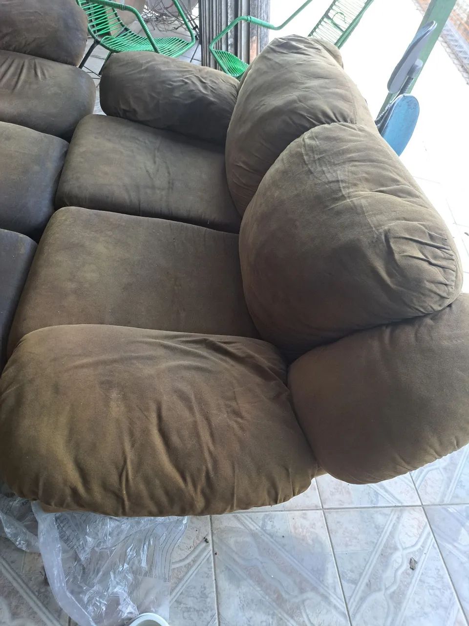 Vende-se sofá usado muito conservado - Foto 2