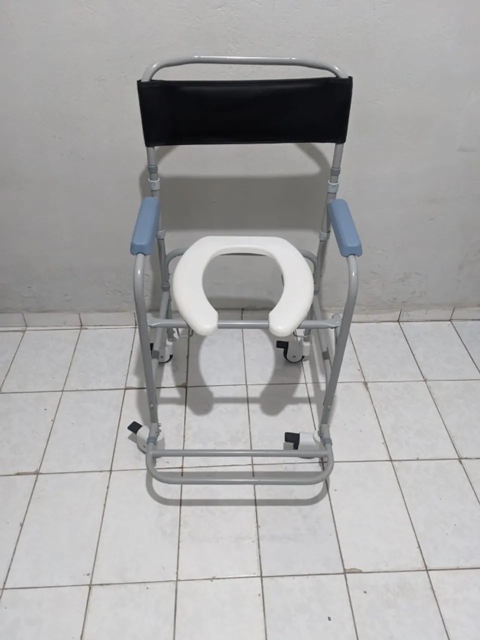 Cadeira de Banho - 120 Kg - Foto 4