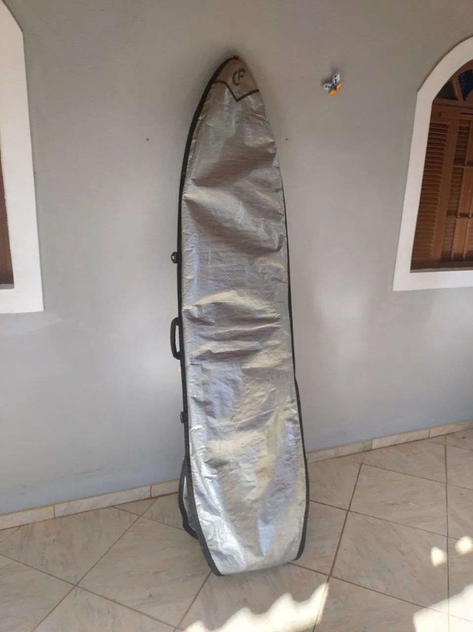 Prancha de surf usada com capa - Foto 3