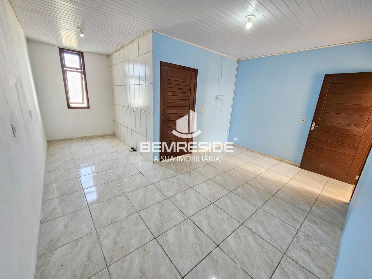 Casa geminada com dois quartos no centro da cidade - Foto 4