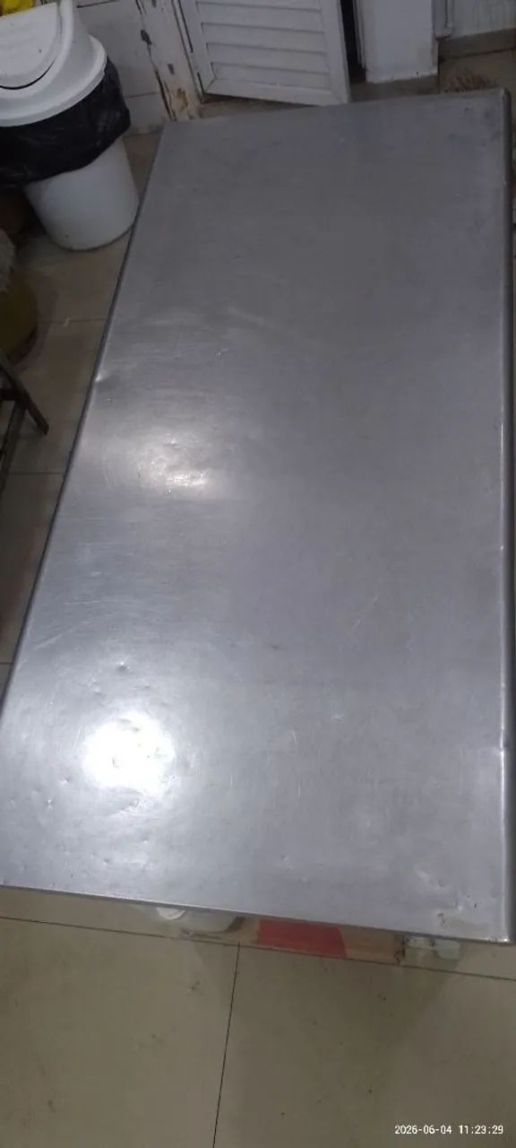 Vendo mesa de inox 1.5m x 70cm e 85cm altura
