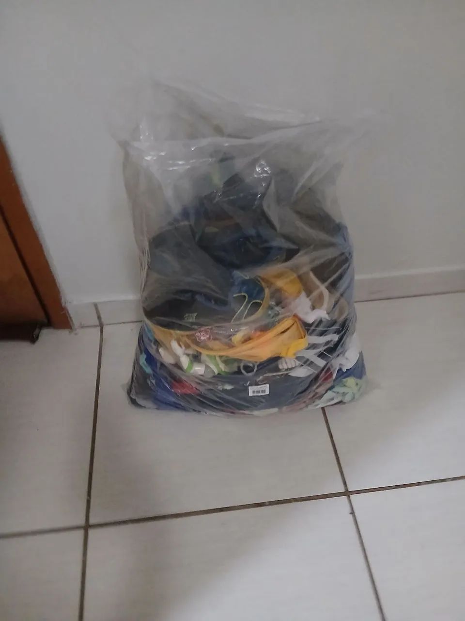 Doação de roupas infantis