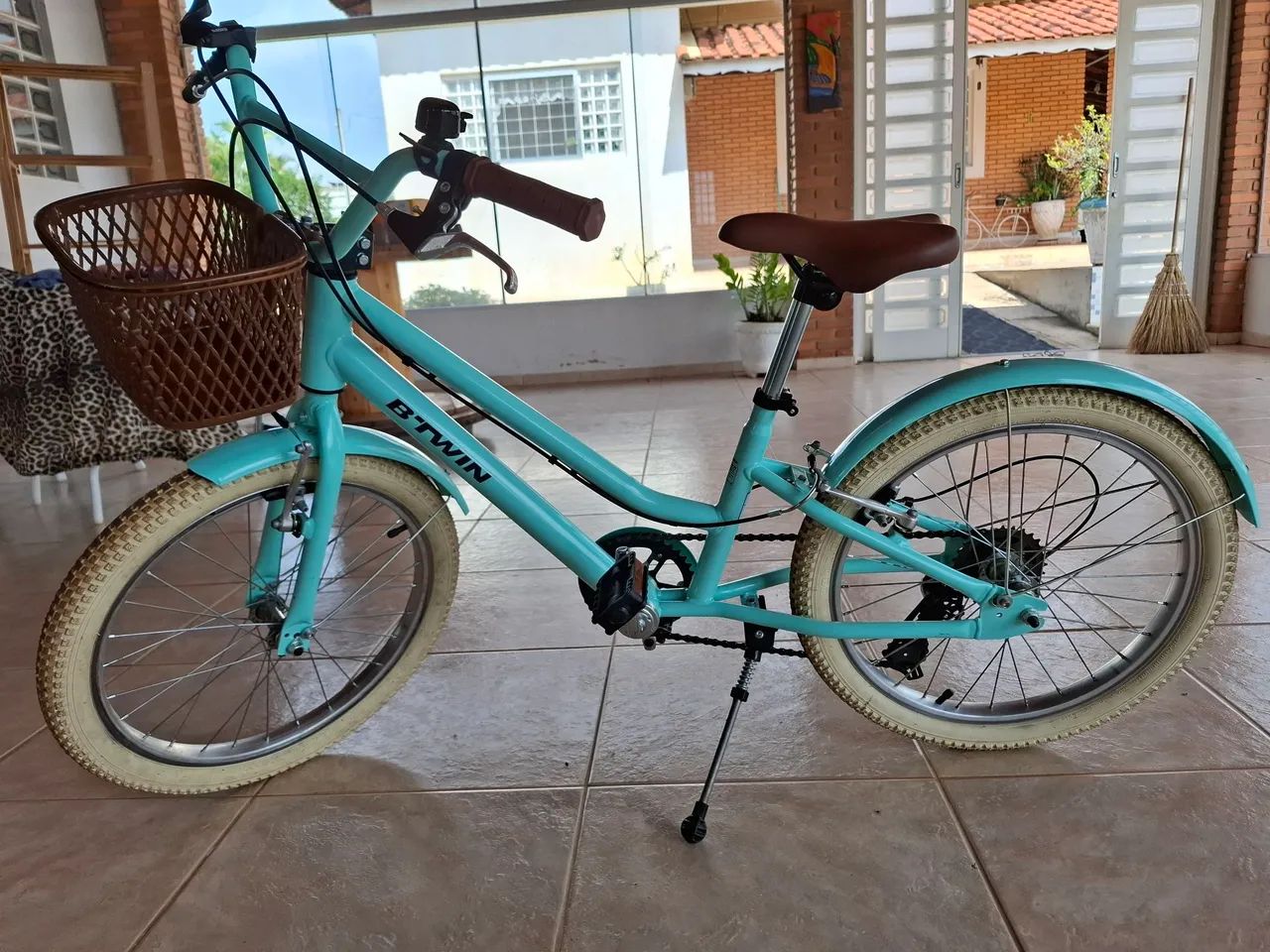 Bike feminina aro 20 semi nova