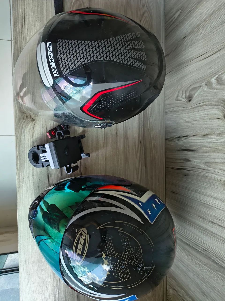 2 Capacetes + 1 suporte de cel - Foto 4