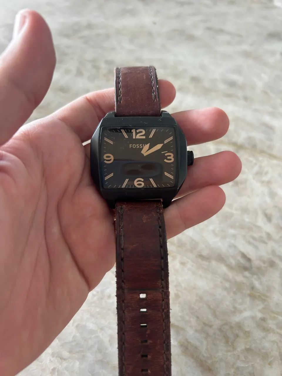 Relógio fóssil com pulseira de couro  - Foto 2