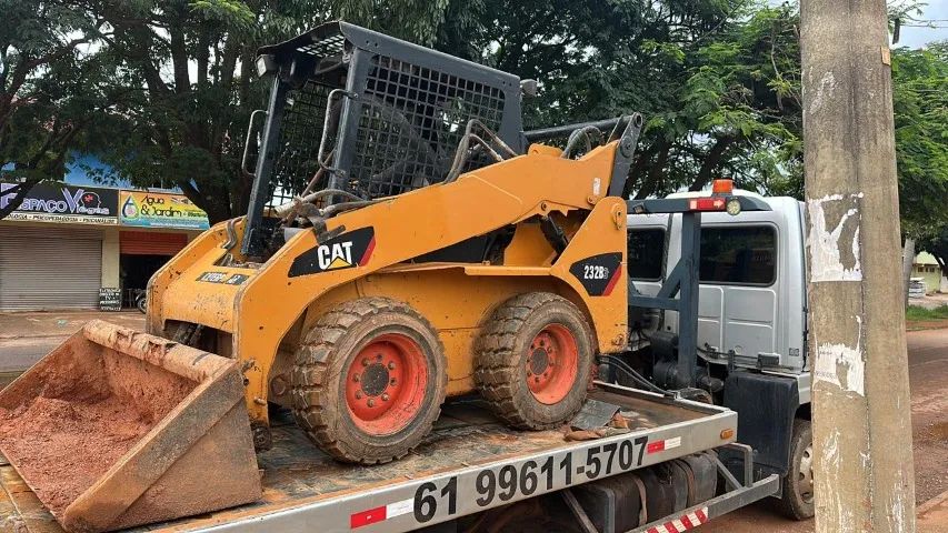 minicarregadeira Cat 232b3 2014