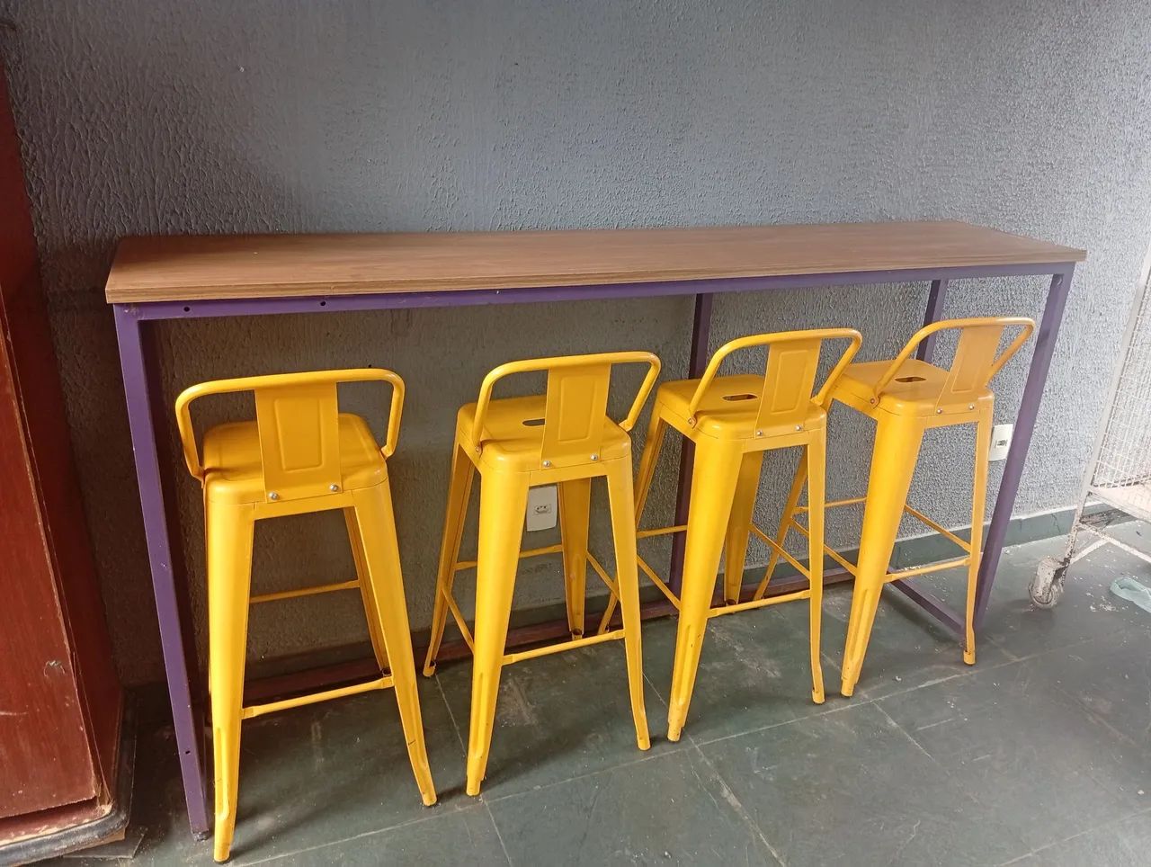 Conjunto bancada com 4 cadeiras lindíssimas  - Foto 3