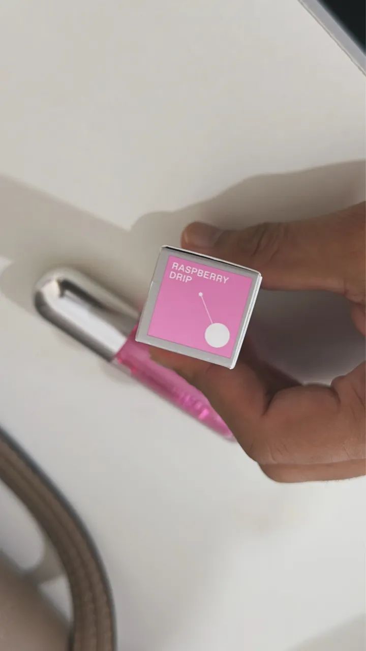 Lip oil R.e.m beauty ariana grande - Foto 3