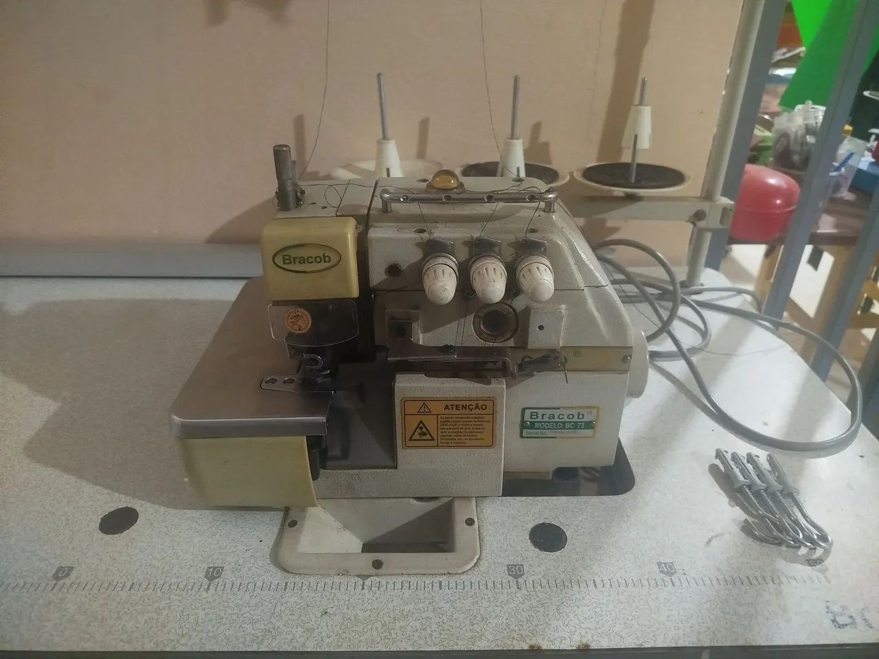 Máquina overloque  - Foto 2