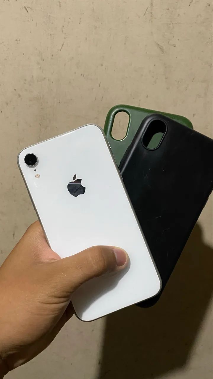 iPhone XR branco 64gb